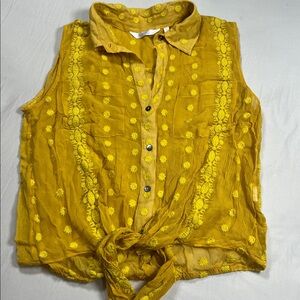 Zoa New York Sleeveless Button Down